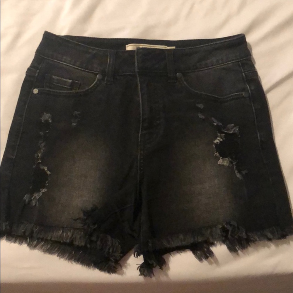Peppered denim shorts